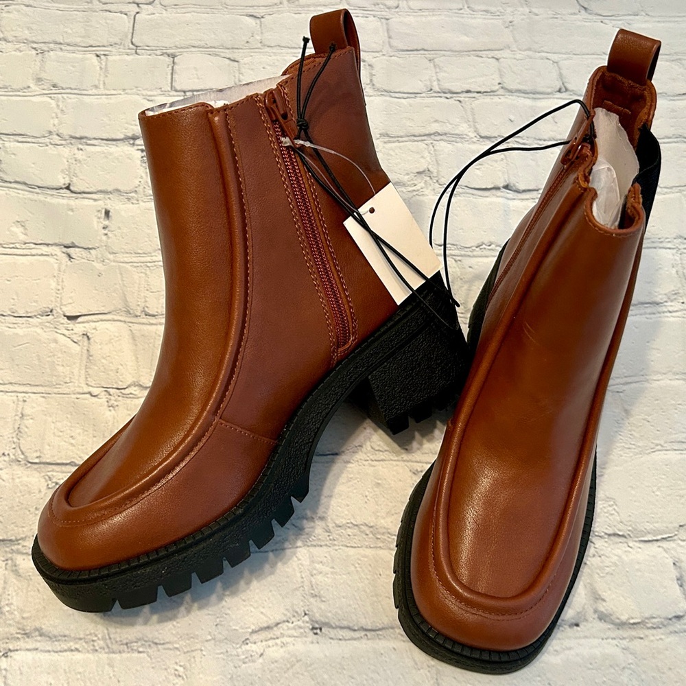 NWT Brown Boots With Chunky Rubber Soles (Sz 8) - Vegan